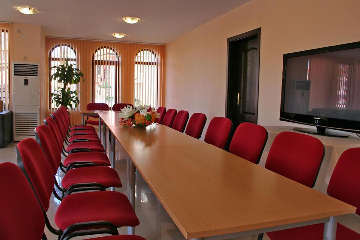 South Beach Hotel - New Management And Free Beach Access Carevo Exterior foto